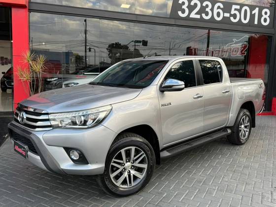 TOYOTA HILUX 2.8 SRX 4X4 CD 16V DIESEL 4P AUTOMÁTICO TOYOTA HILUX 2.8 SRX 4X4 CD 16V DIESEL 4P AUTOMÁTICO
